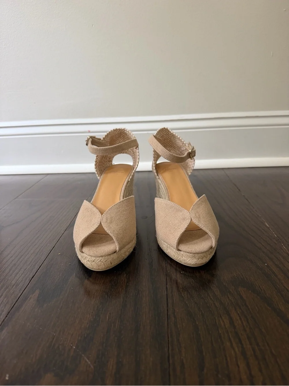 NIB Castaner Neutral Beige Canvas Espadrille Wedges size 38 EU